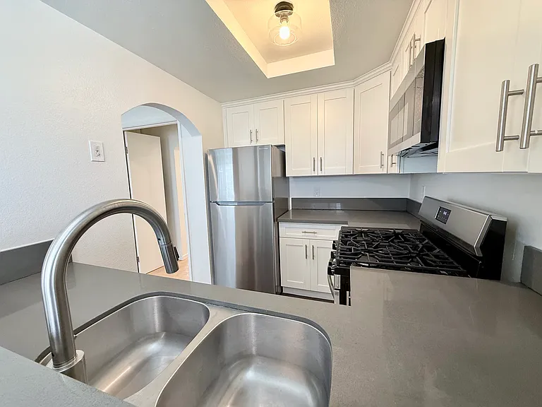 Mansfield Terrace Apartments — Photo 37