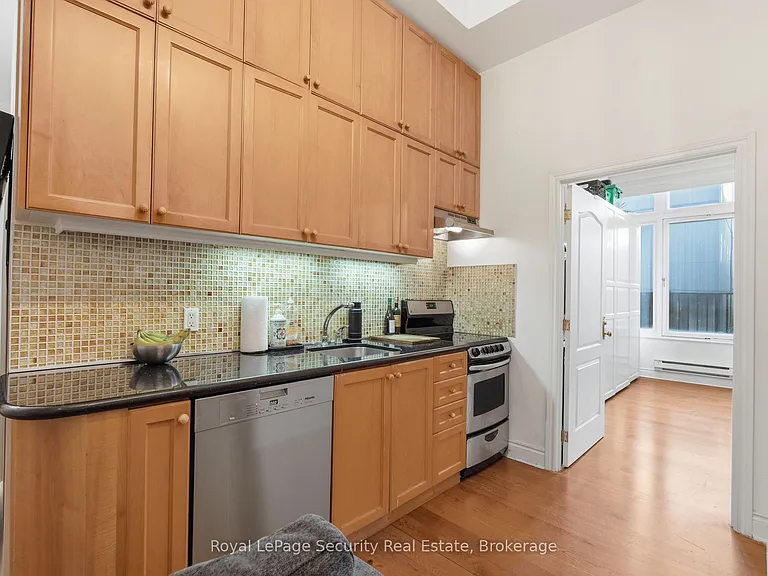 73 Richmond St W #208 — Photo 18