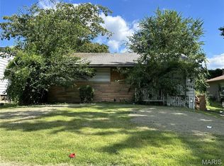 10624 Spring Garden Dr, Saint Louis, MO 63137