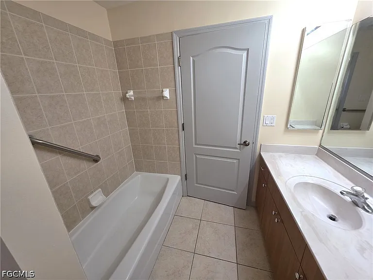 4614 SW 9th Pl — Photo 18