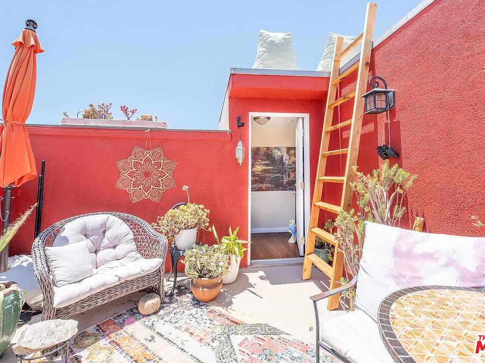 5254 Corteen Pl #10