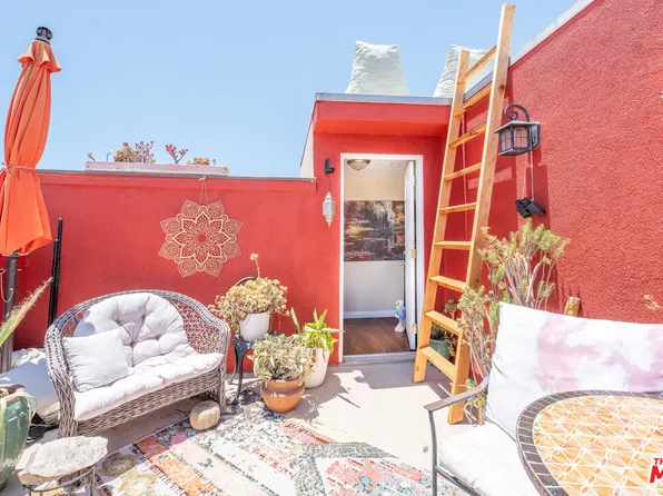 5254 Corteen Pl #10, Valley Village, CA 91607