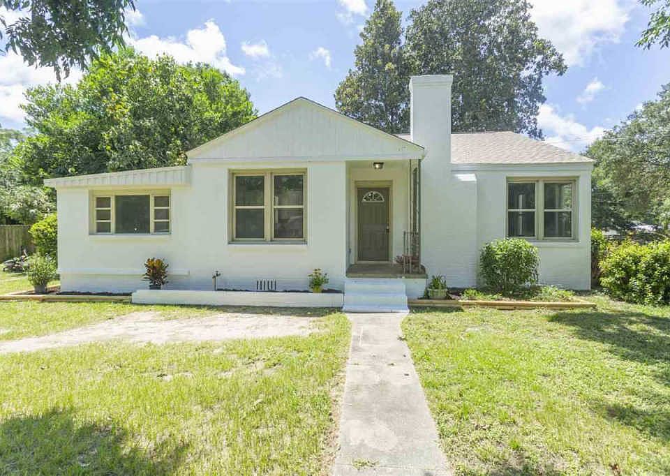 1st image of 123 Carolyn Way