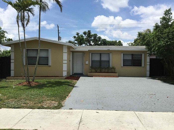 1st image of 1528 NW 4th St