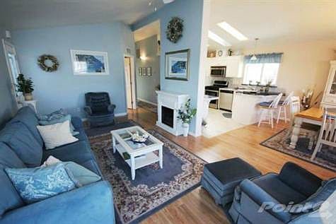 Living room with fireplace