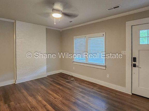 4th image of 2606 Banks Rd