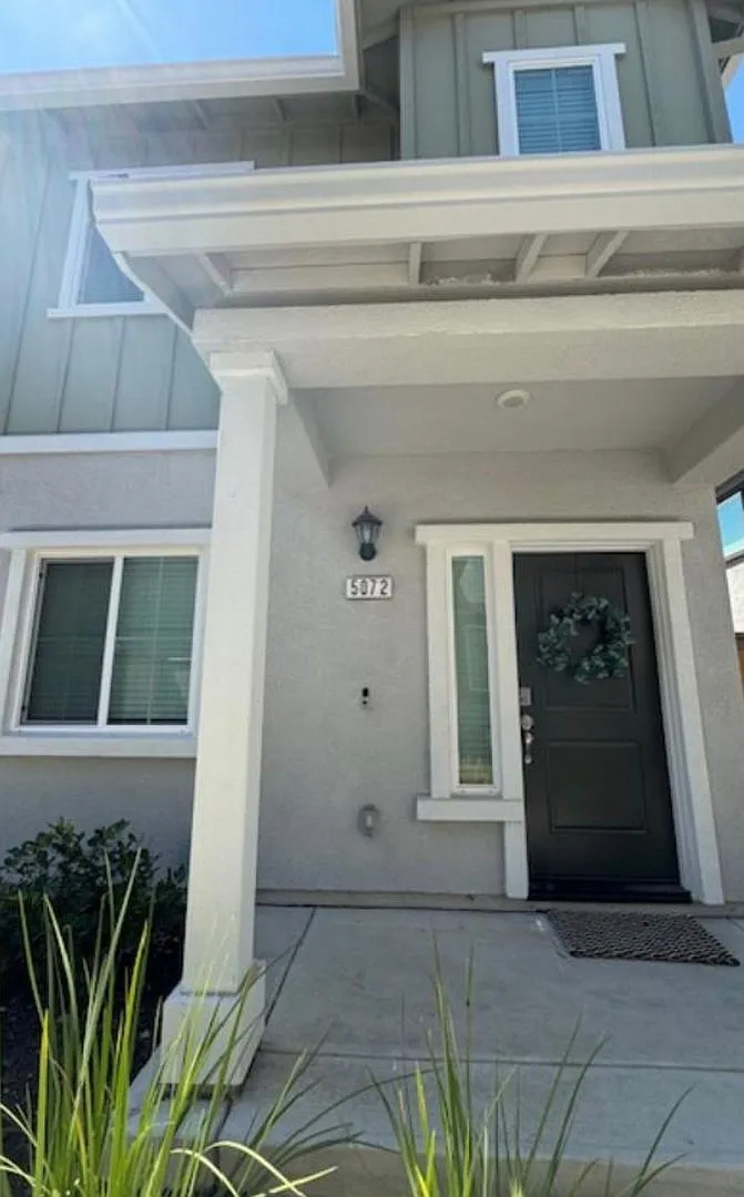 Beautiful 3 bed 2 bath in Roseville! — Photo 3