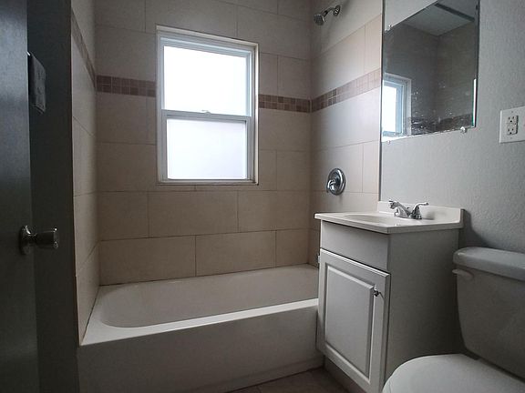 3rd image of 2708 Benton Blvd APT 1N