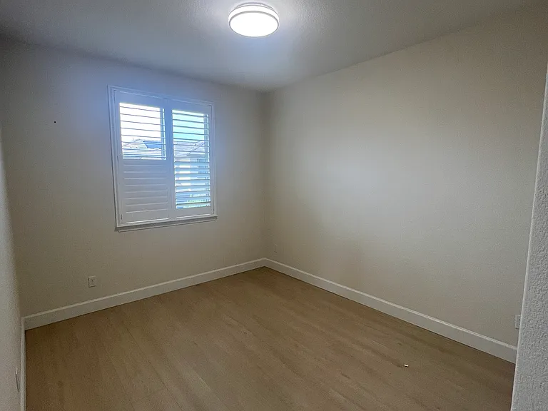 3073 Brandenburber Dr — Photo 32
