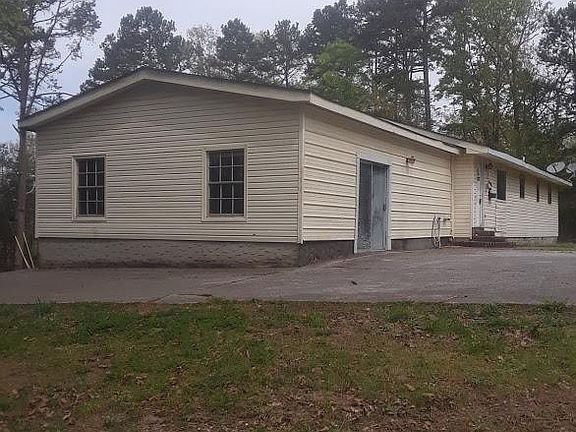 Attached oversize garage