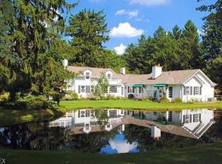 7020 Gates Rd, Gates Mills, OH 44040