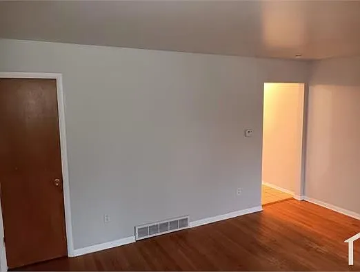 1436 Calvin Ave SE — Photo 2