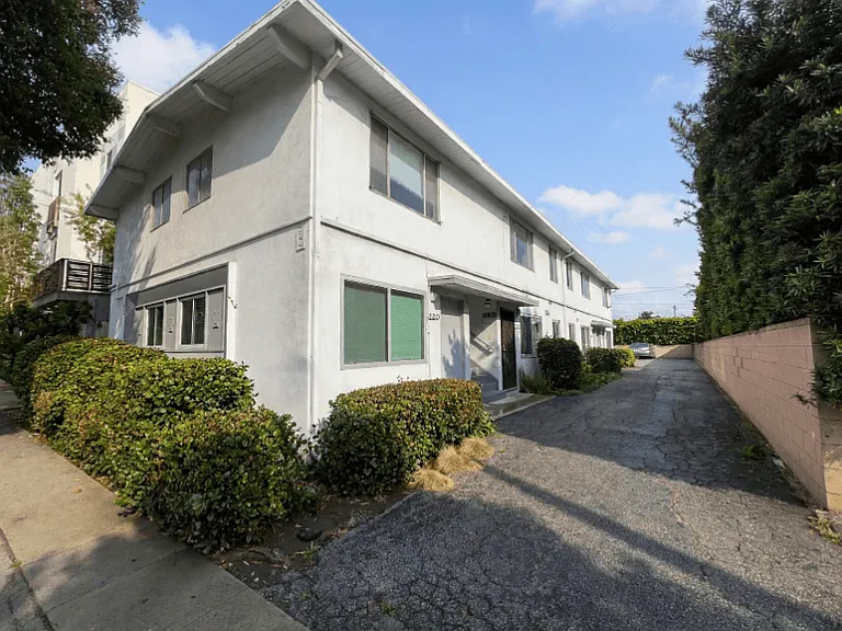 11820 Washington Pl — Photo 2