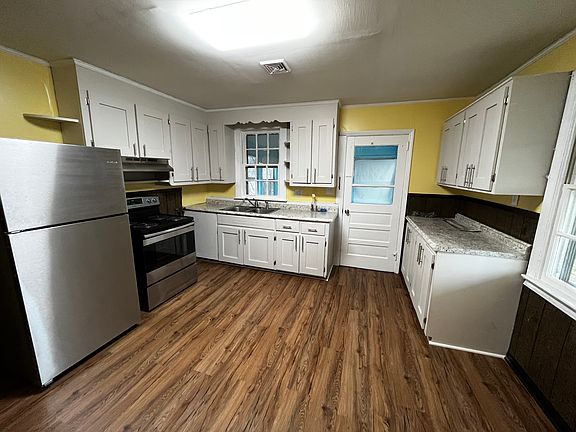 4th image of 114 Plaza St #1