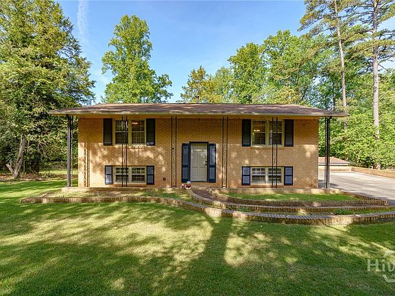 3rd image of 565 Rivermont Road