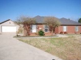 138 Chambray Dr, Owens Cross Roads, AL 35763