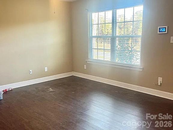 5th image of 1411 Foxbrook Cir