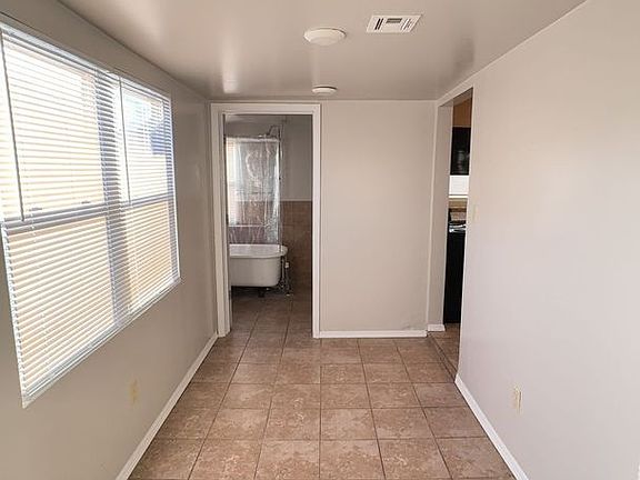 4th image of 415 Kenwood Blvd