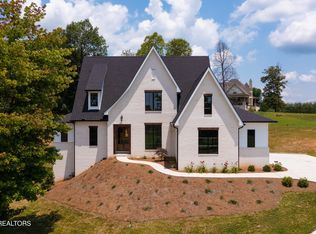 828 Berkley Ct, Seymour, TN 37865