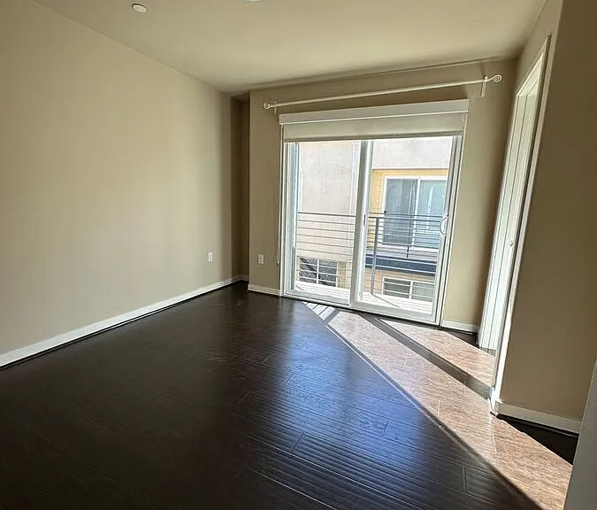 4543 Rainier Ave #18 — Photo 27