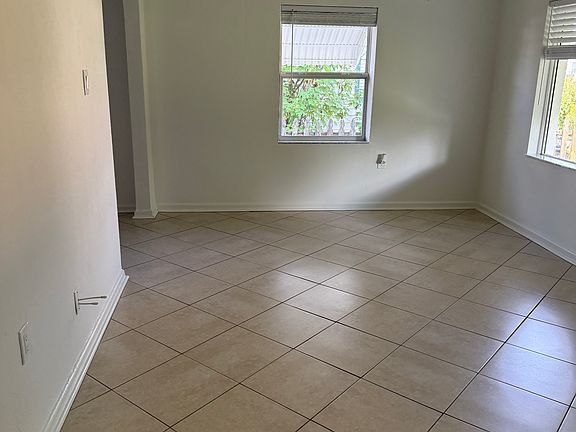 3rd image of 1317 35th Ave N