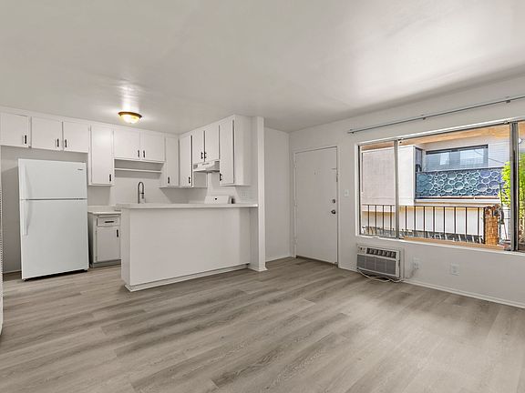 2nd image of 5519 Klump Ave #8