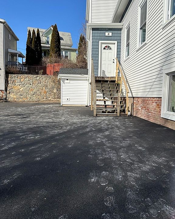 2nd image of 21 Valley Ave