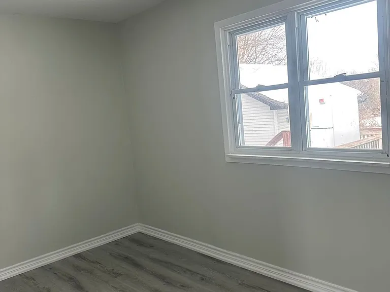 15395 Bayview Ave — Photo 11