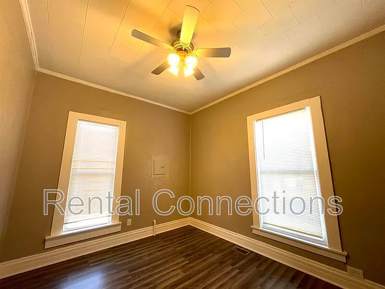 300 N Bentley St — Photo 9