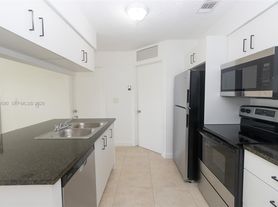 17520 NW 67th Pl, Hialeah, FL