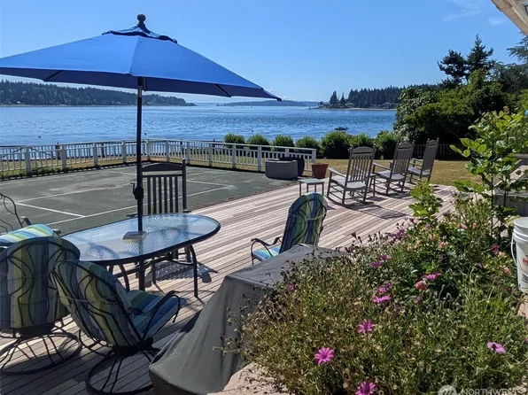3974 Point White Drive NE, Bainbridge Island, WA 98110