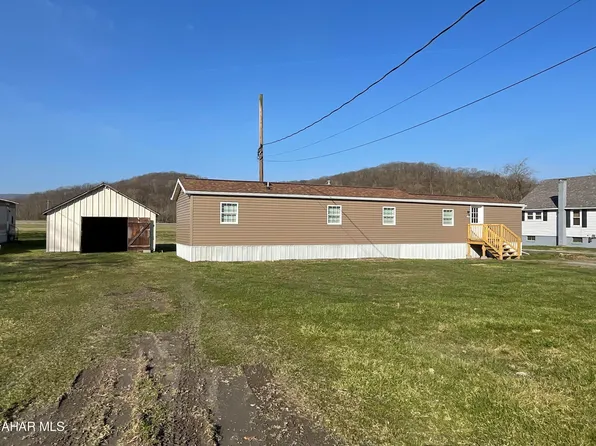1543 Everett Rd, East Freedom, PA 16637