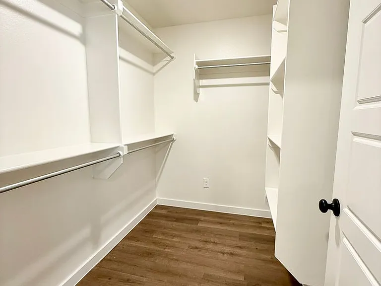2143 Langford Ave — Photo 14