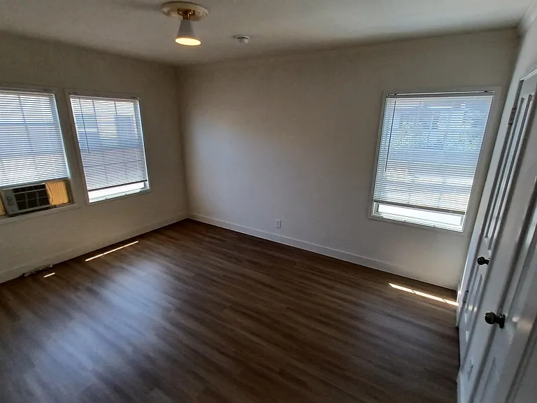 Charleston Apartments — Photo 17