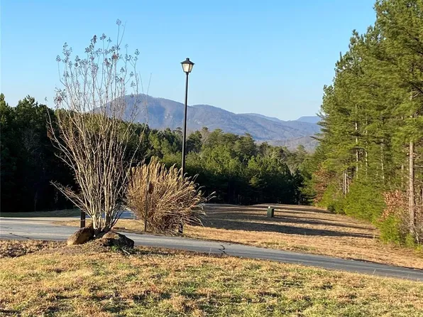 109 Spring Hollow Rd, Lake Lure, NC 28746