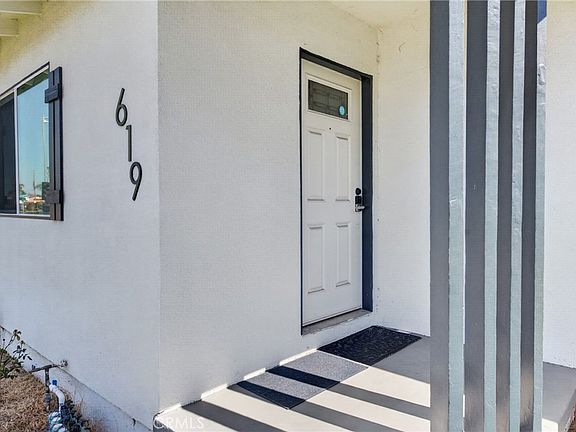 4th image of 619 W Chapman Ave