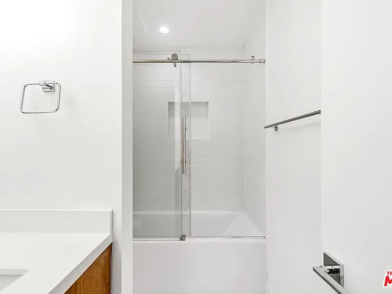 1441 S Bedford St — Photo 15