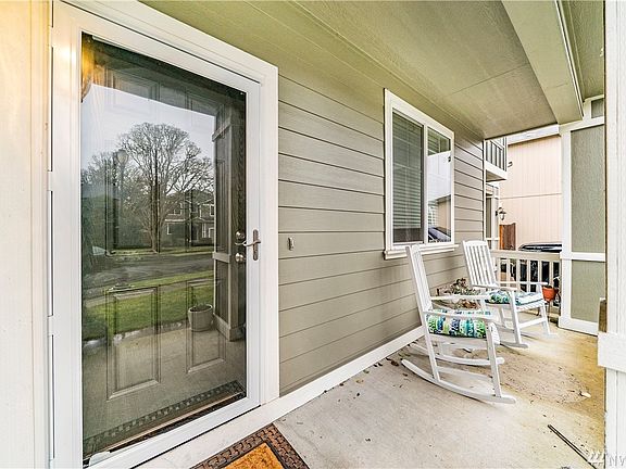 3rd image of 2215 Pleasanton Ct SE