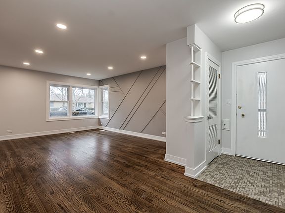 3rd image of 8231 Kilbourn Ave