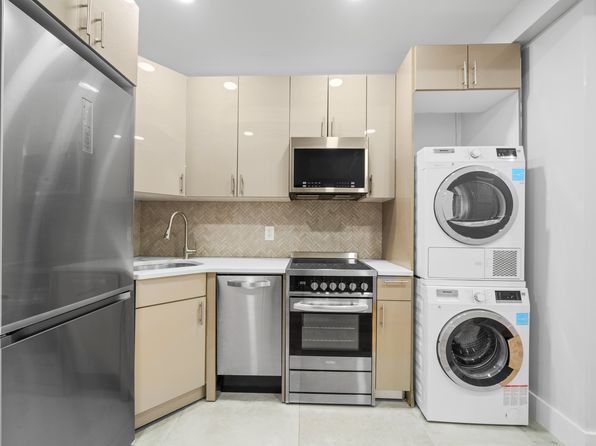 220 Franklin St APT 3R