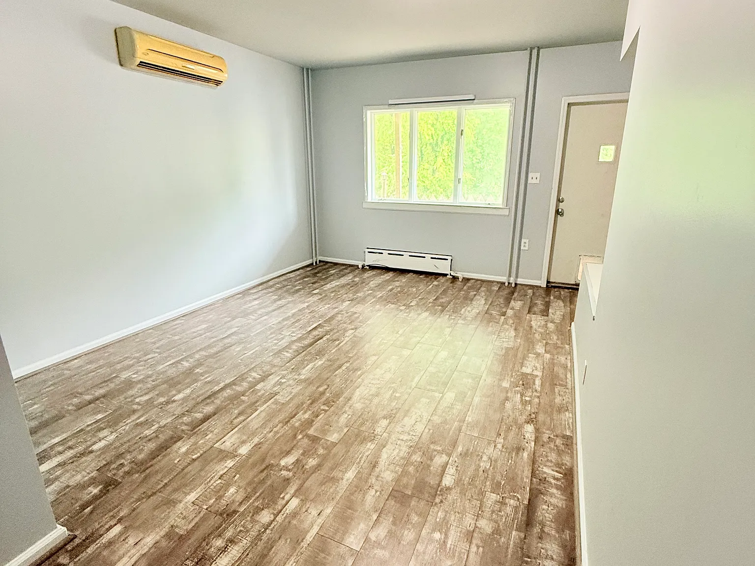 2 bed, $1,350 — Photo 4