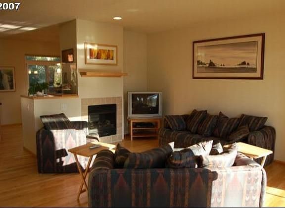 Living Room with Gas Fireplace