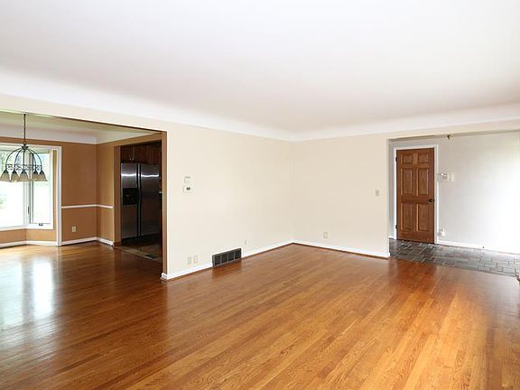 3rd image of 544 Tohatchi Dr