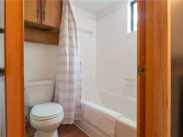 2011 Alameda Dr — Photo 10