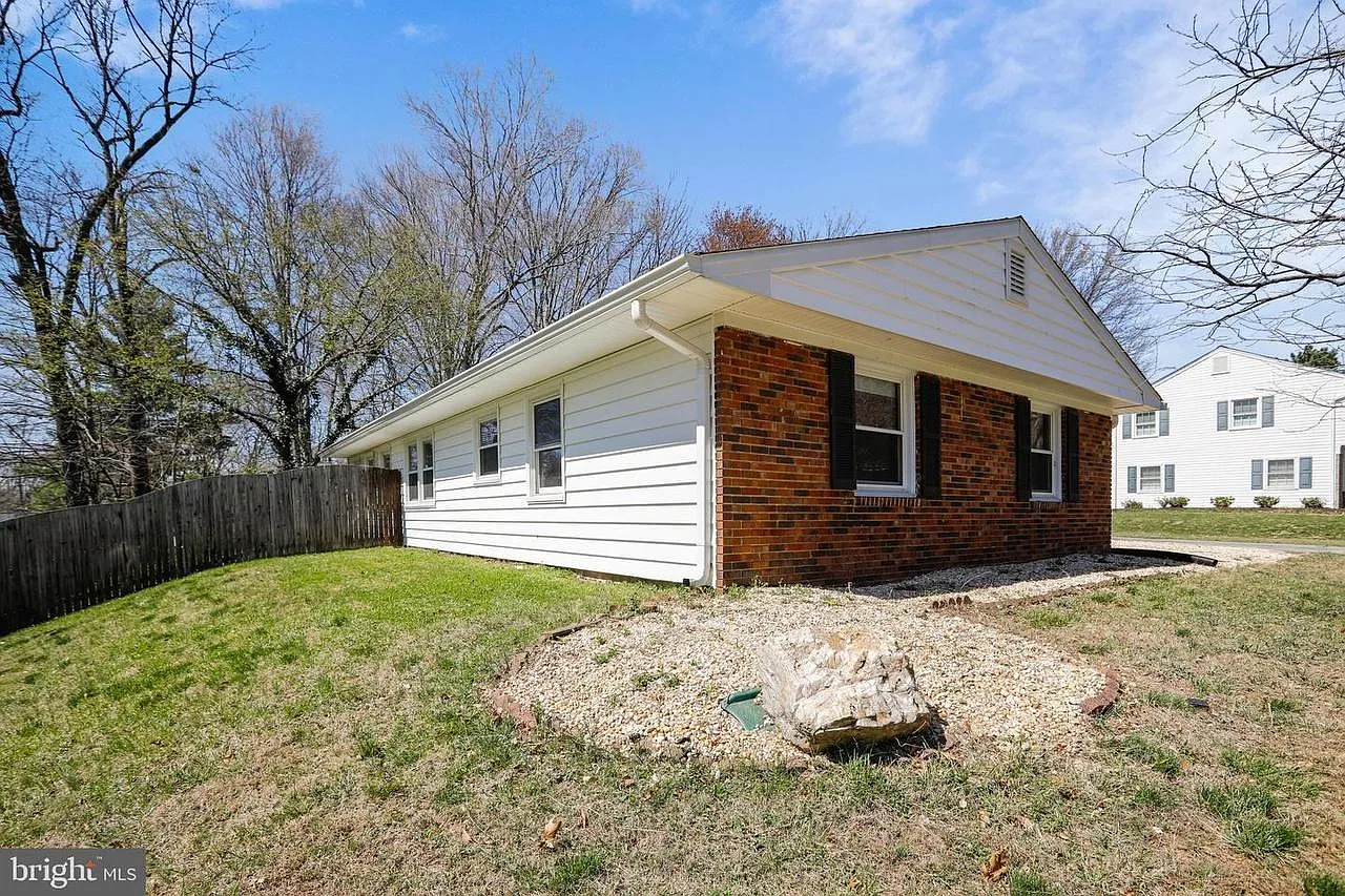 2917 Birchtree Ln — Photo 4