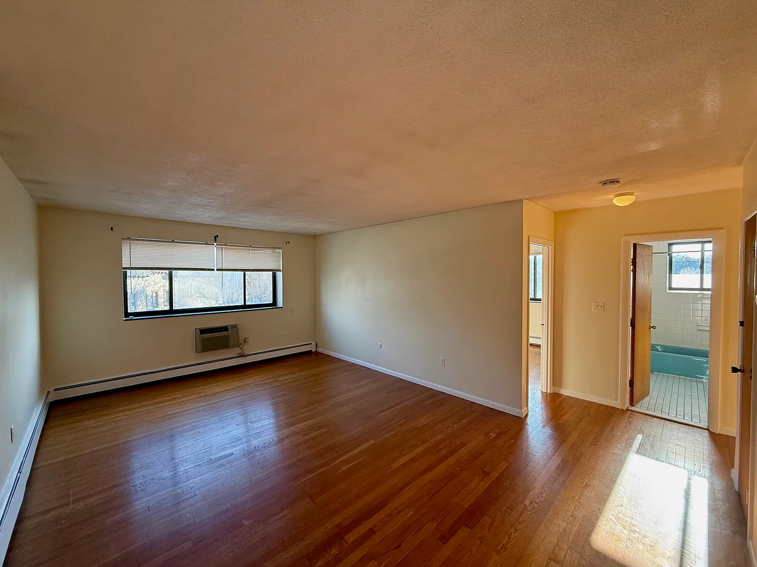 2 bed, 775 sqft, $2,600 — Photo 1