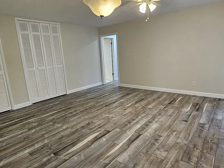1329 Fairfield Dr — Photo 29