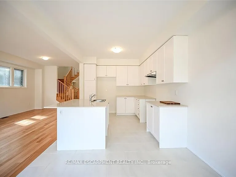 377 Provident Way — Photo 5