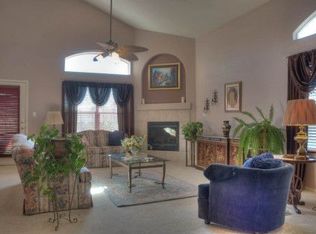 712 Valley Meadows Dr NE, Rio Rancho, NM 87144