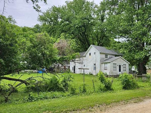 49117 140th St, Miles, IA 52064